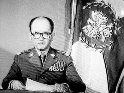 Jaruzelski w czarno-białym telewizorze Jaruzelski w czarno-białym telewizorze
