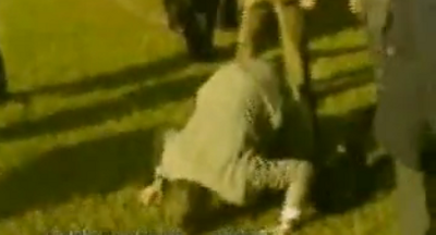 Politycy parodiują papieża.