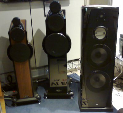 Futurystyczne kolumny Vincent